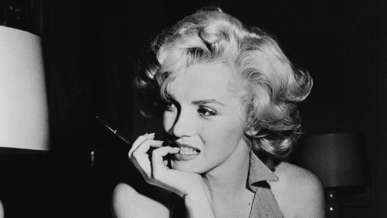 8 Beauty Tricks Used by Marilyn Monroe's Make-Up Artist 10